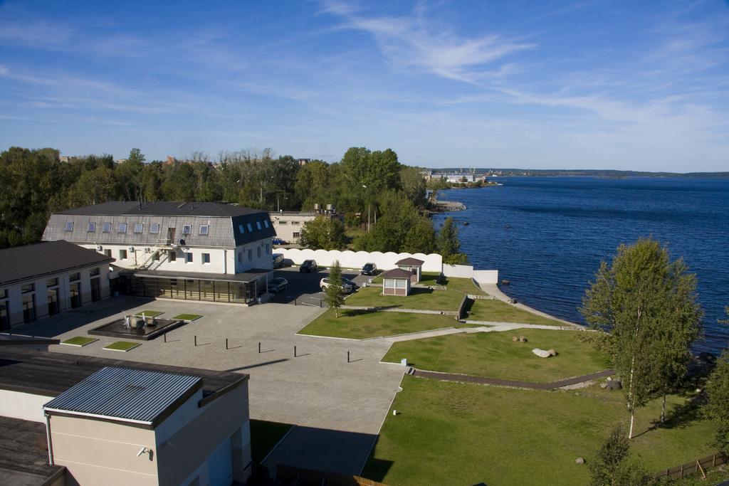 Onega Castle Hotel Petrozavodsk Extérieur photo